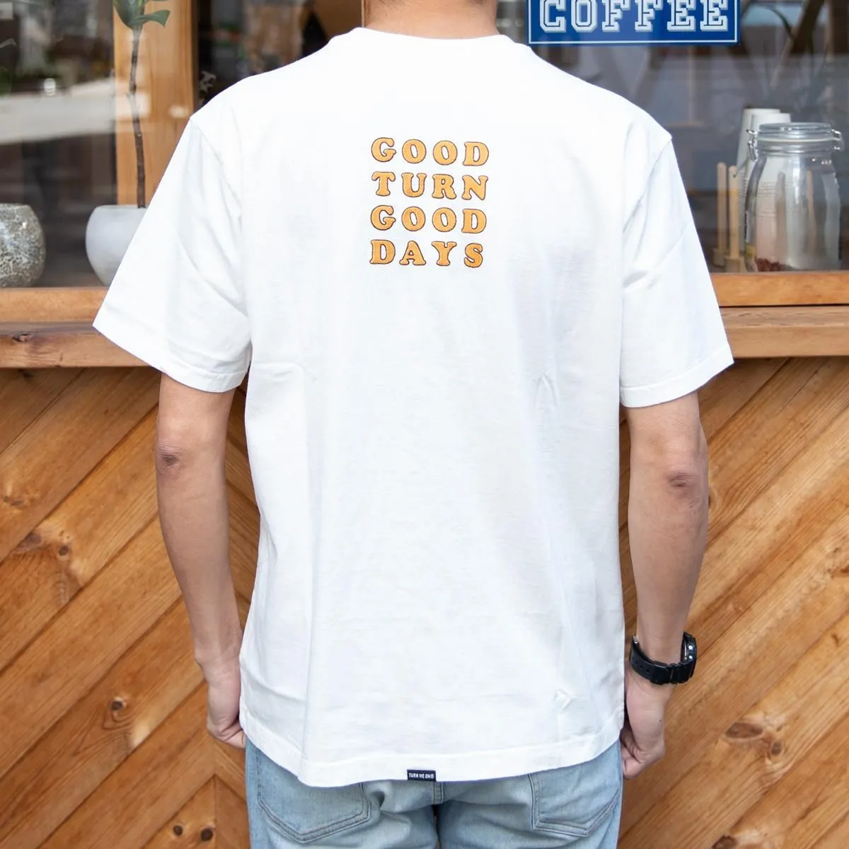 TURN ME ON "GOOD TURN GOOD DAYS TEE" 125-582