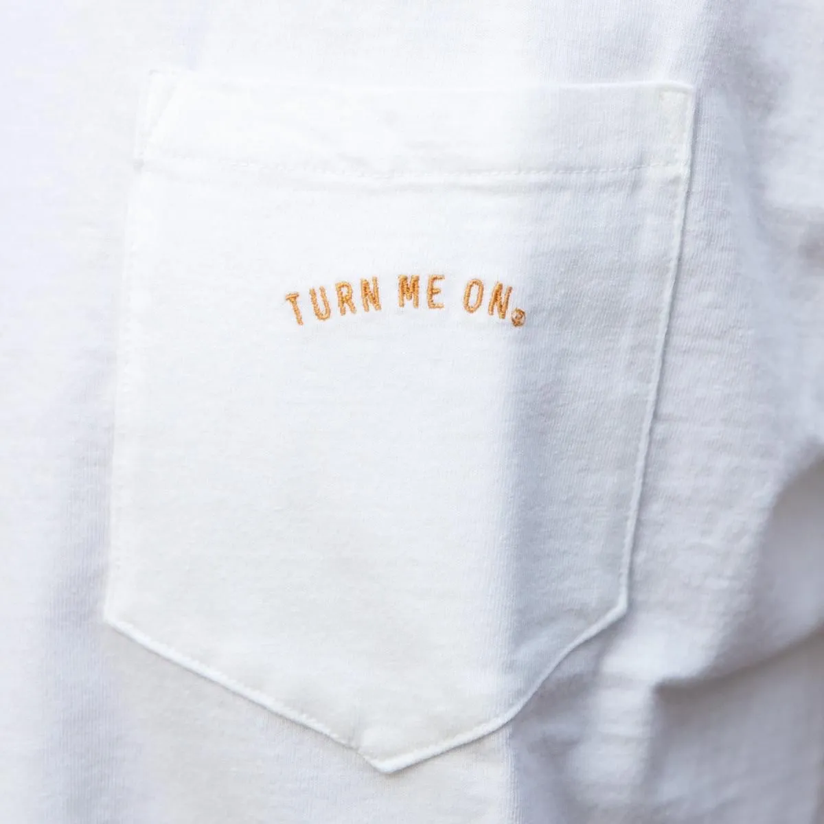 TURN ME ON "GOOD TURN GOOD DAYS TEE" 125-582