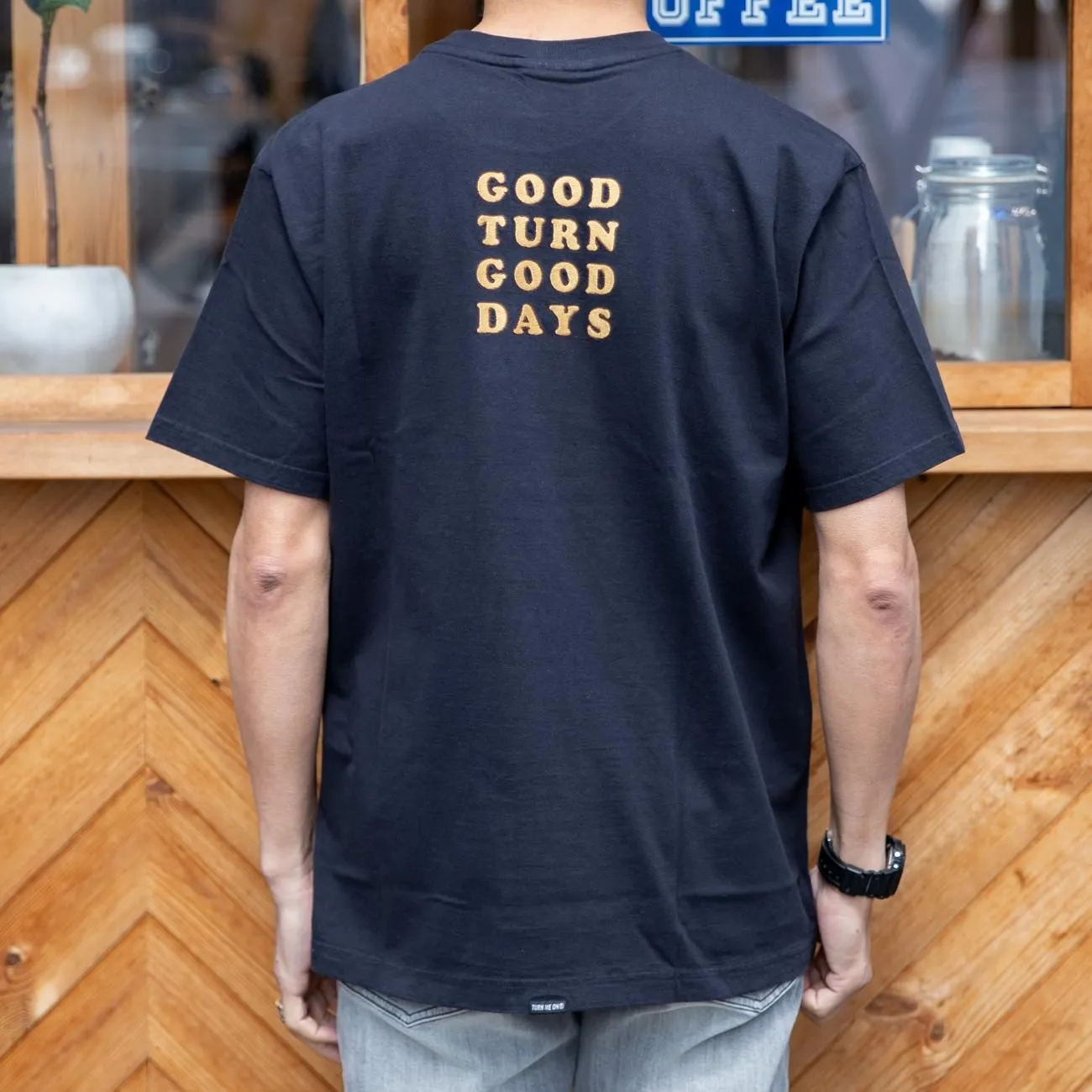 TURN ME ON "GOOD TURN GOOD DAYS TEE" 125-582
