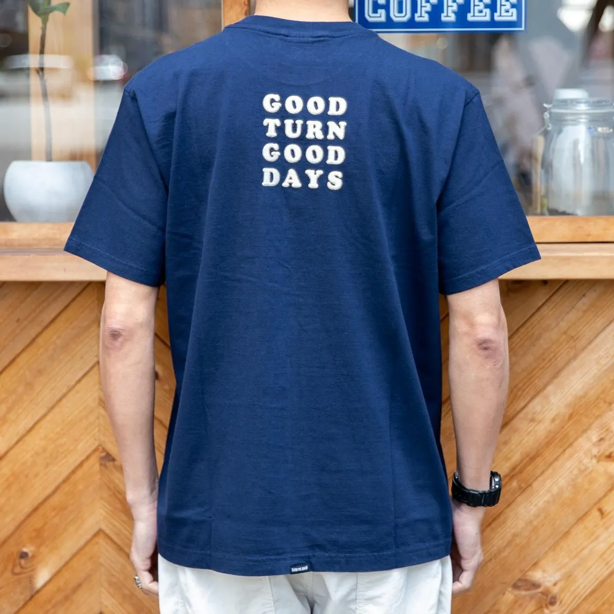 TURN ME ON "GOOD TURN GOOD DAYS TEE" 125-582