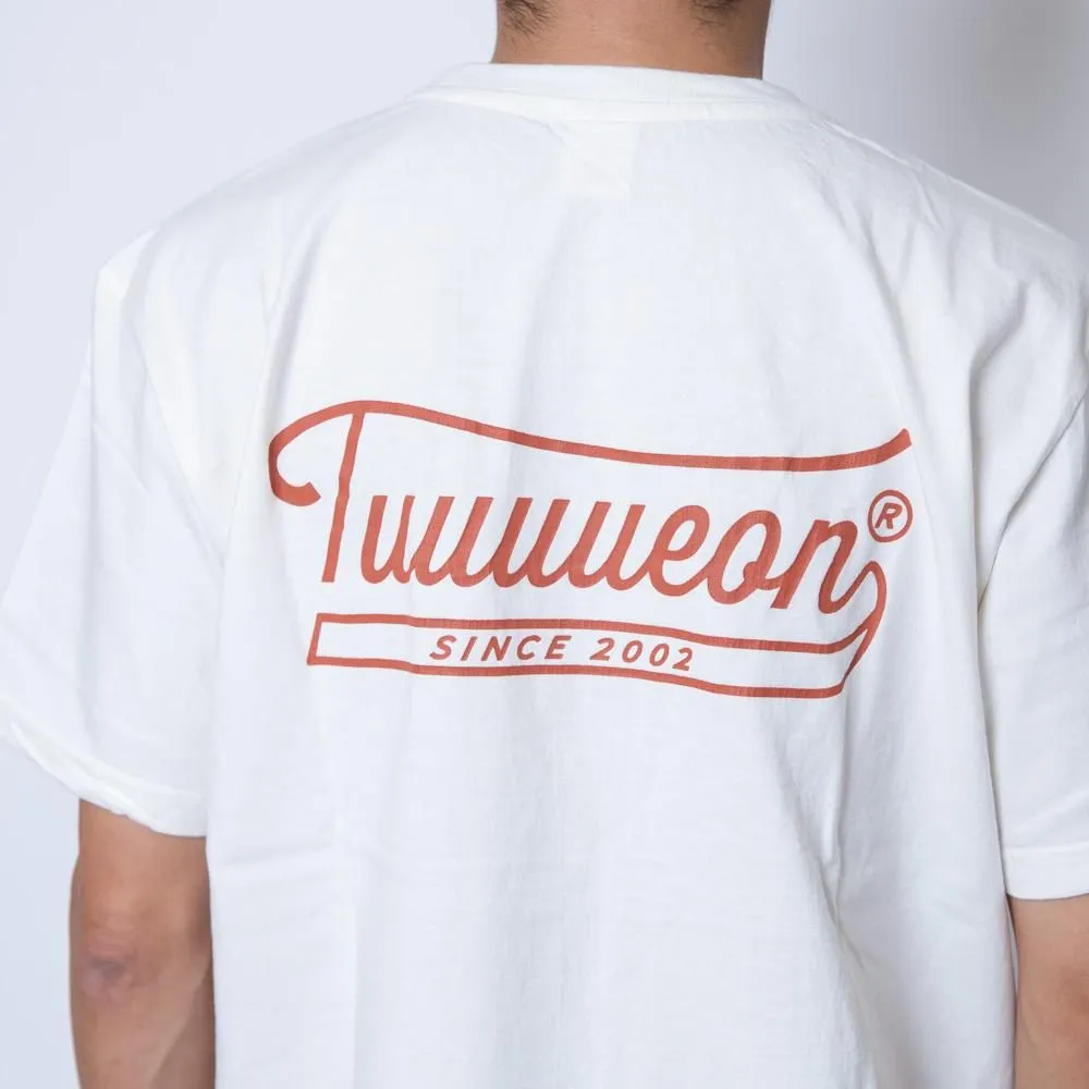 TURN ME ON TUUUUEON TEE WHITE