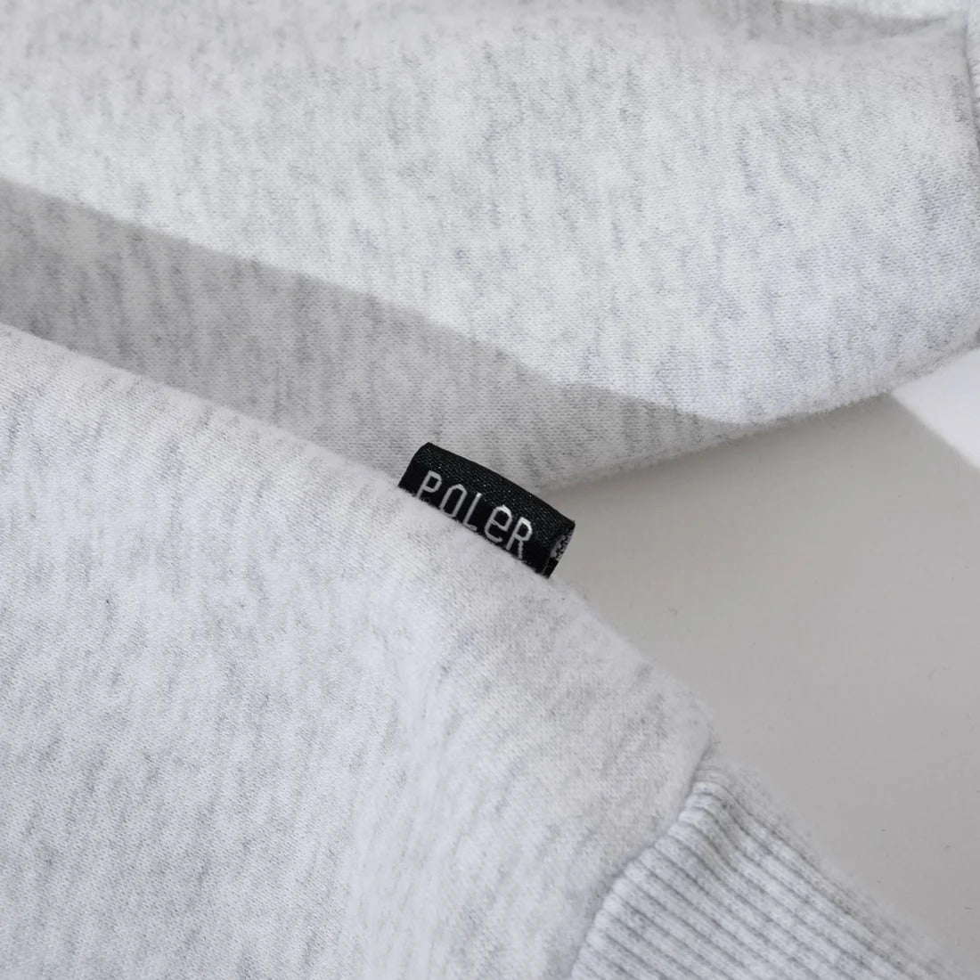 POLER FURRY FONT HOOD ASH GREY