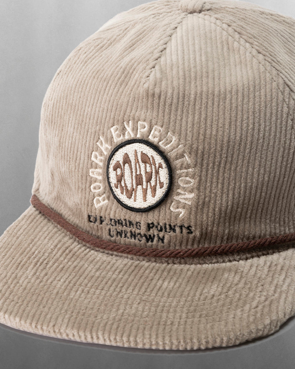 ROARK "POINTS UNKNOWN" 5PANEL CAP - HIGH SAND