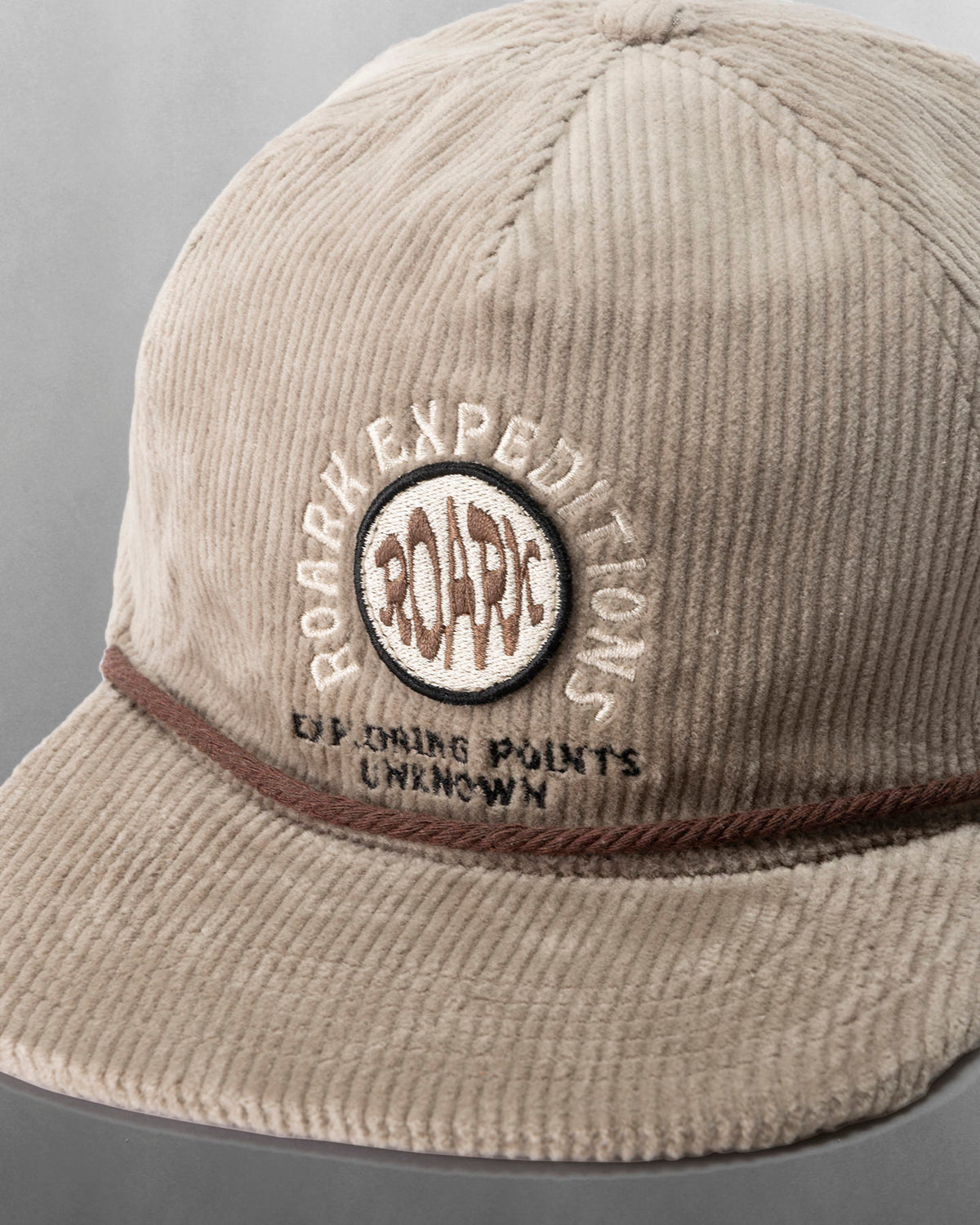 ROARK "POINTS UNKNOWN" 5PANEL CAP - HIGH SAND