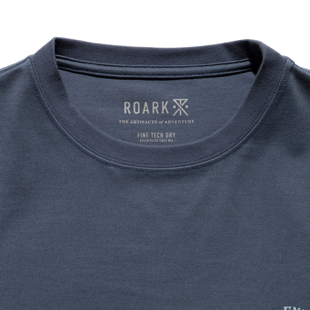 ROARK BEATS OF DISCOVERY FINE TECH DRY TEE